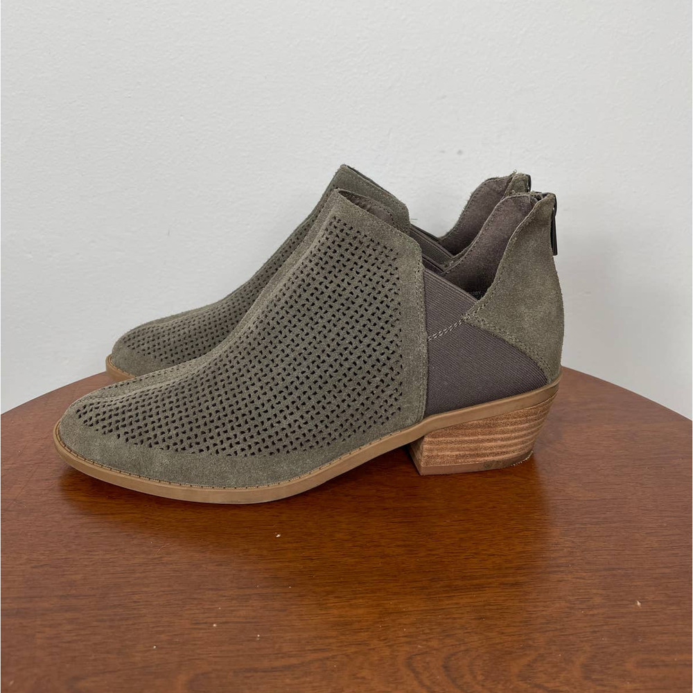 Crown Vintage Tabby Perforated Suede Bootie Size 8.5 - Picture 2 of 7
